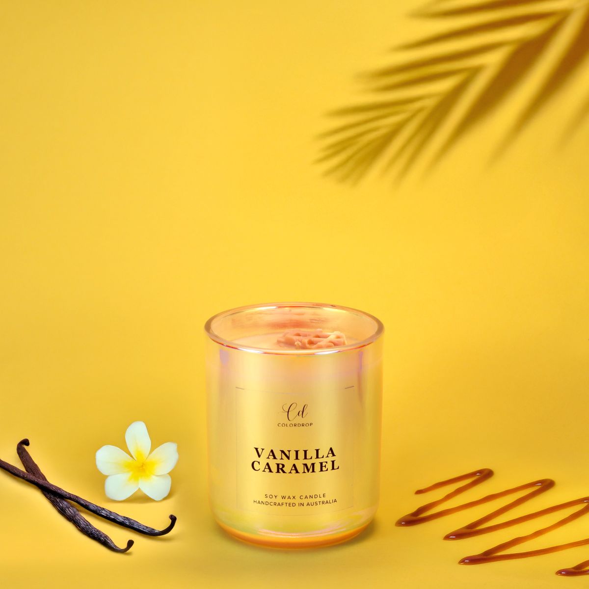 Natural Soy Candle with sweet note of vanilla and creamy caramel