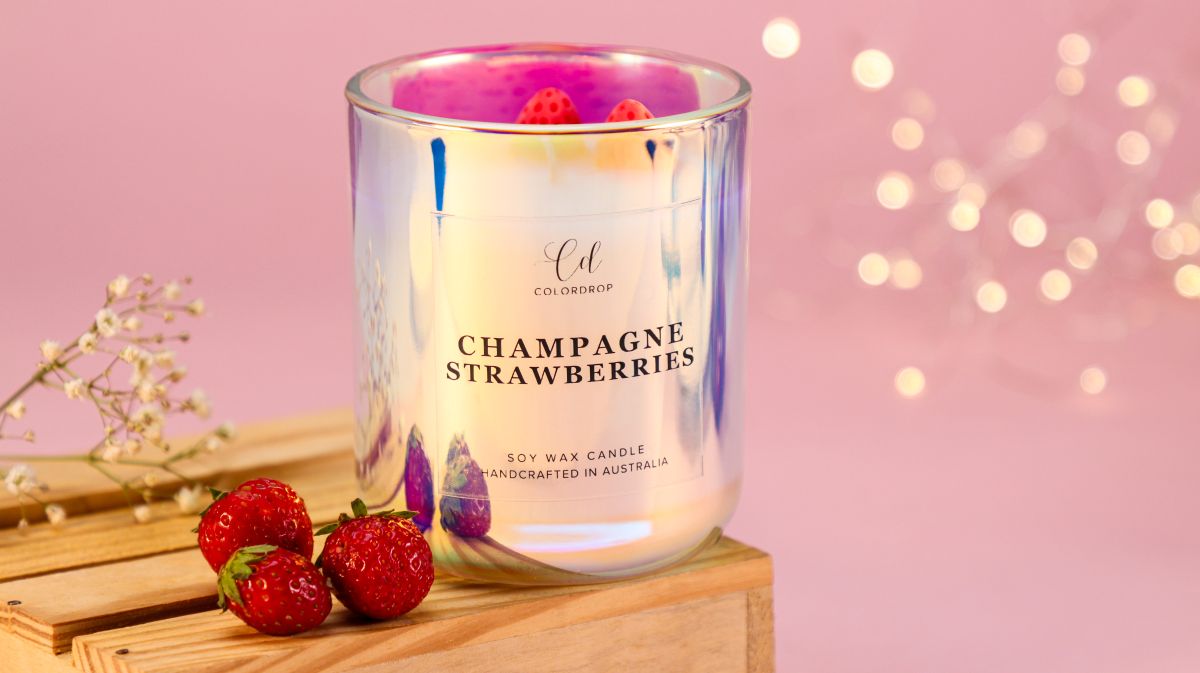 Champagne Strawberries soy candle has notes of sweetness of ripe strawberries and champagne.